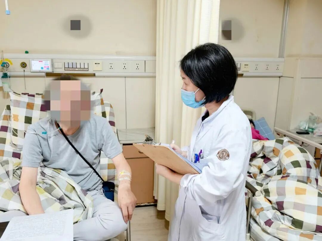 75岁大爷熬夜刷AI短剧，沉迷精彩剧情，身体不适硬扛14小时，就医时已错过黄金救治窗口……医生提醒